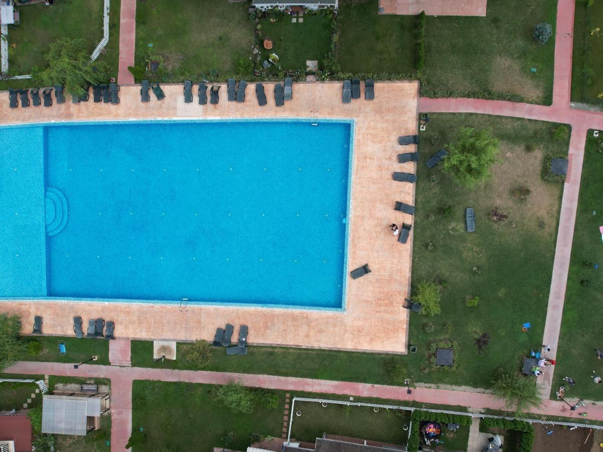 Homey 2 Cosmopolis Stefanestii de Jos Dış mekan fotoğraf